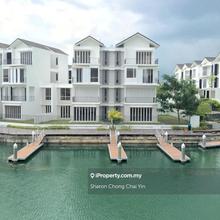 Emerald Bay @ Puteri Harbour,Waterfront Courtyard Home (corner unit) 