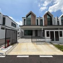 Horizon Hills @ Golf East Cluster House For Sale