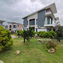 Seremban 2 Double Storey Semi Detached Corner Unit For Sale