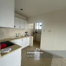 Super Value Buy 900sf Condo in Kota Kemuning for Sale