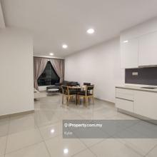 Well kept good condition ready unit high floor good for investment