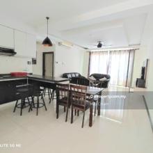 1044sf Seaview Renovated & Furnished 2 Car Park Gelugor