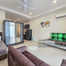 Riverine Diamond studio unit with balcony for rent