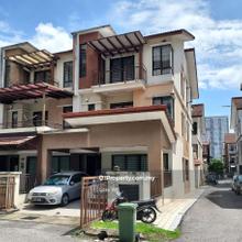 Enlot Unit With Extra Windows 3 Storey Superlink House