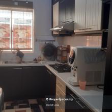 De Rozelle with partially furnished unit