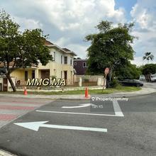 Botanic 2 storey Corner house for Rent (beside Botanic park)