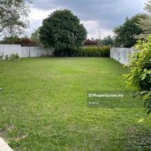 Double storey corner lot link house with huge garden.