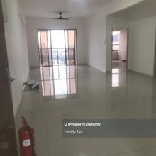 Senzvilles Original unit Un-furnished 3-car park