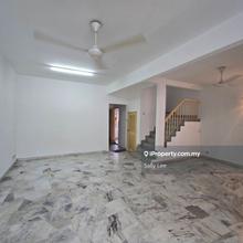 3 mins walk to big playground,move in condition ,good neighbourhood 
