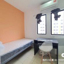 Walking distance to eateria area/Econsave  super market 