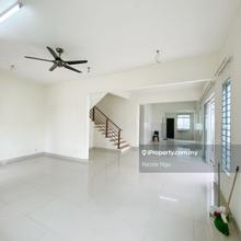 Limited One Sierra 2.5 Sty House Endlot For Sell