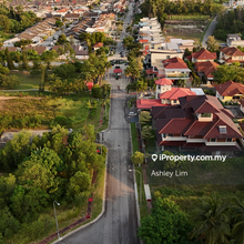 Biggest land corner lot. Vip taman near town.