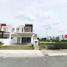 Nice Cosy Corner Lot Partial Furnished Unit at Casa Green Cybersouth
