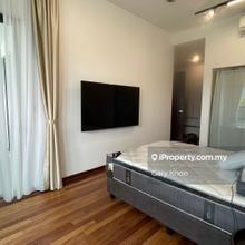 Queens Residence Fully Furnished Seafront 1639 Sqft Condo For Sales