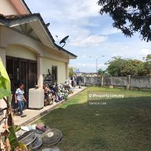 Single Storey Big Corner Lot