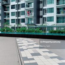 933sf, 2 Rooms, 2 Baths, Balcony, 2 Car Parking