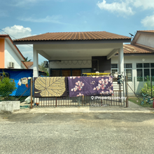 Seri mahkota single semi-d house for sale.
