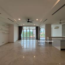 Well Maintained Unit with Private Lift Lobby