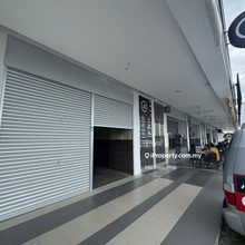Northbank ground floor shoplot for rent