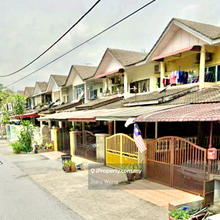 Upper Unit Townhouse @ Pandan Indah For Sale !