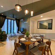 KL Gateway Premium Res. 200m to LRT stop, 800m to Mid Valley city CBD
