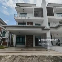 Semi D Gated & Guarded with mountain views 