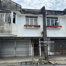 Shop Suitable for storage/ warehouse purposes, urgent sale