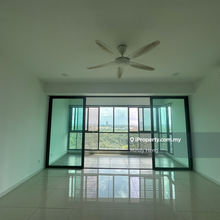 Iskandar reisdence @ limited unit with balcony