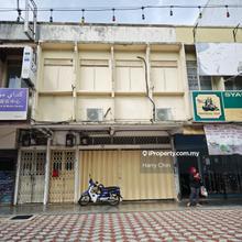 Raub town shot for rent beside main road