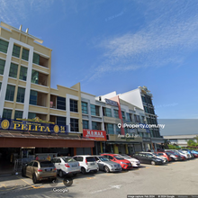 3 storey shop below market price 200k