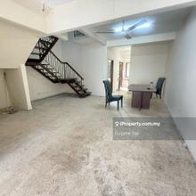 Town house, Lower unit