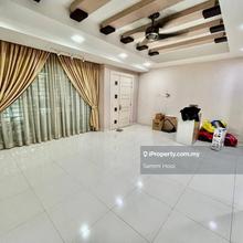 2.5 storey well maintained below market for sale