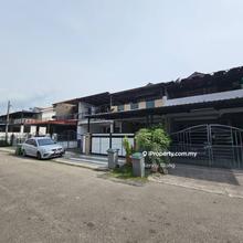 Freehold double storey landed house renovated at pulai jaya skudai