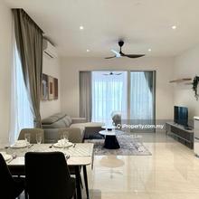 Freehold Renovated Fully Furnished Middle Floor Nice View Corner unit