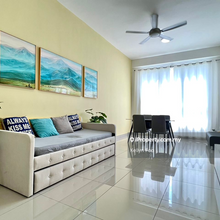 Good location, 5 mins drive to hot area in Melaka