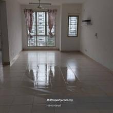 Swimming Pool / Near Setia City Mall / 3bedrooms / Rm1,300 Only!