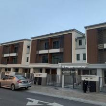 Townhouse Elegan Residensi Taman Putra Perdana (Below Value 42%)