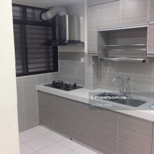 Low floor, superb KLCC view, Kitchen extended