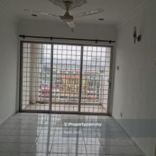 Non Bumi Lot, Walking Distance to MRT Station, Balcony, Unblocked View