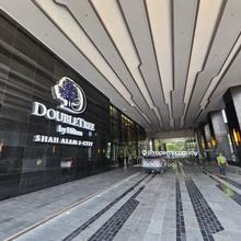 Twenty8 Retail I-City Finance Avenue Theme Park Doubletree Shah Alam