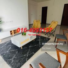 Swimming pool & golf club view. Brand new unit.