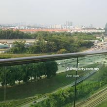 Big unit ,fully furnished,3rooms,4baths,2 cover carparks