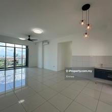 Best Unit City Residence 1720sf Partially Furnished 2 Car Park
