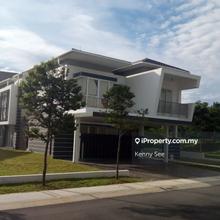 Corner unit, spacious with wide land. Partial furnished. High security