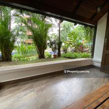 Spacious Apartment with Garden & Pool View