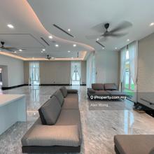 Spacious Modern Bungalow (Corner Unit) Comes with Lift, Pool & Garden