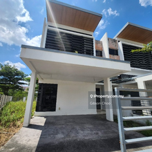 Corner unit in Ttdi grove. few units available.