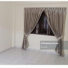 Partly furnish, ready move in, walking distance to MRT