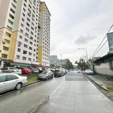 Pangsapuri Sri Ara, Vista Damansara, Jalan Cempaka, Petaling Jaya