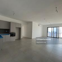 Big Family Unit with 5 Bedrooms Enough For 3 Generations For Sale